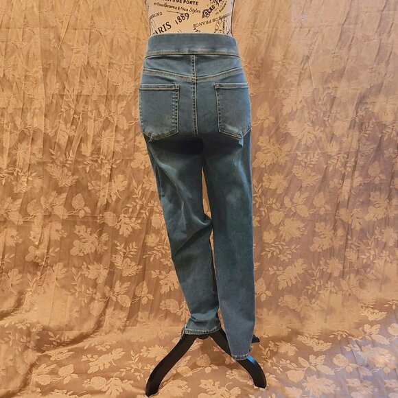 Gloria Vanderbilt All Around Slimming Effect Avery Jeans, Size 8, Used - Picture 2 of 8